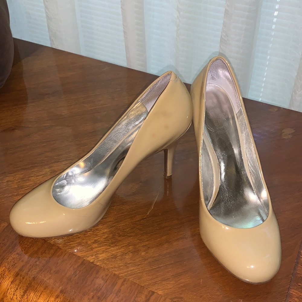 JS by Jessica (Jessica Simpson) 4” beige heels